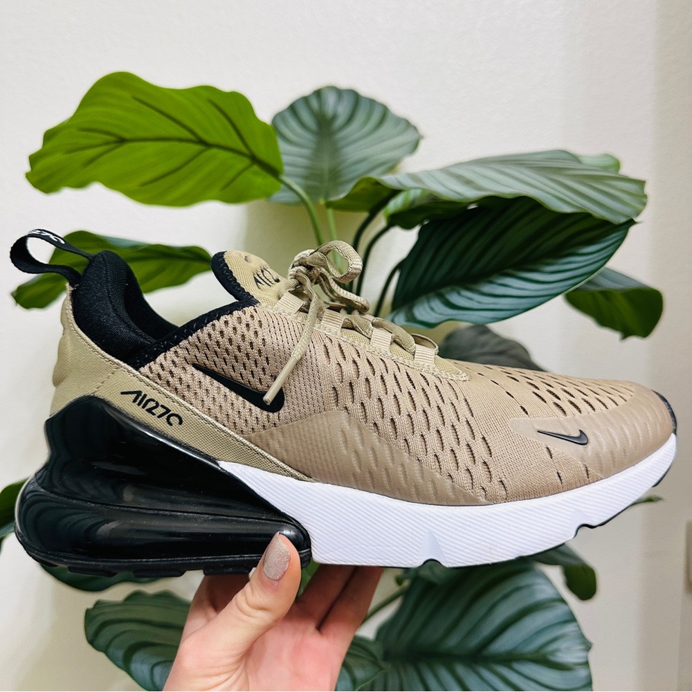 NIKE AIR MAX 270